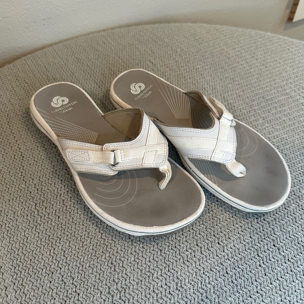 Clarks Cloudsteppers Sandals‎ Womens 7 White Adjustable Strap Comfort Flip Flop